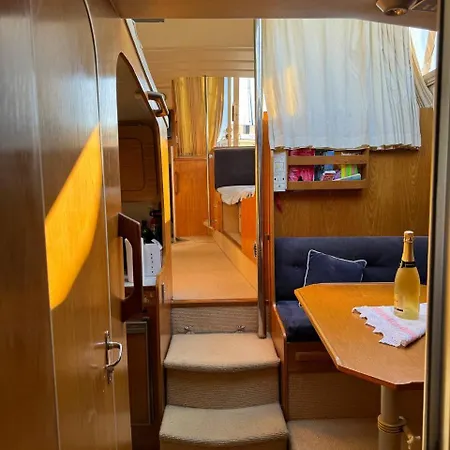 Yacht For Botel *